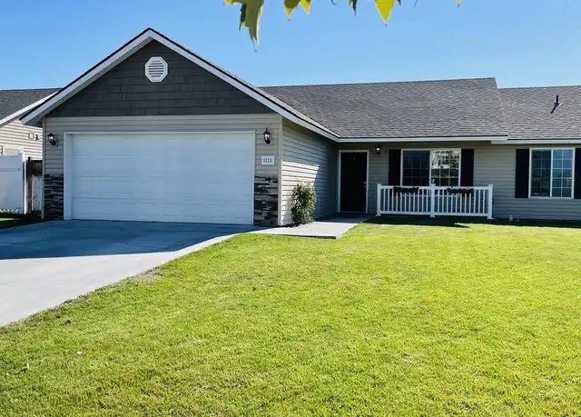 Property at 1121 W Luta St, Moses Lake, WA, 98837, 3 beds, 2 baths, [object Object]