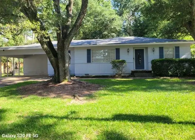 Property at 1435 Wilhurst St, Jackson, MS, 39211, 3 beds, 1.5 baths, [object Object]