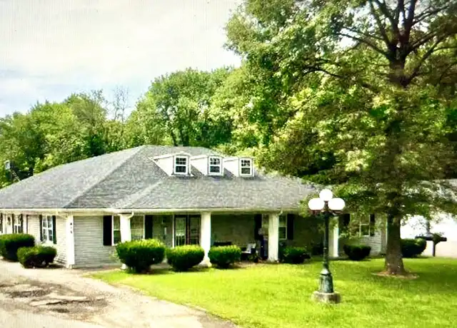 Property at 218 Watson Ln Unit 6, Henderson, KY, 42420, 1 bed, 1 bath, [object Object]