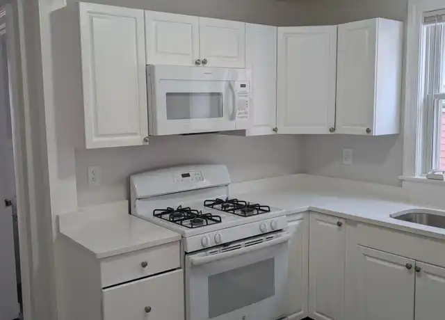 Property at 235 Fellsway E Unit 3, Malden, MA, 02148, 1 bed, 1 bath, [object Object]