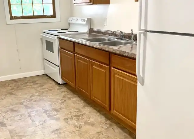 Property at 37 Pleasant St Unit 2, Waterville, ME, 04901, 1 bed, 1 bath, [object Object]