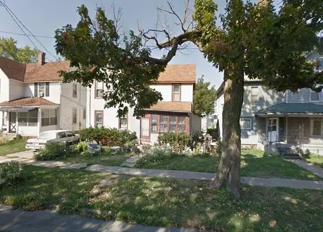 Property at 806 S Walnut Ave, Freeport, IL, 61032, 5 beds, 1 bath, [object Object]
