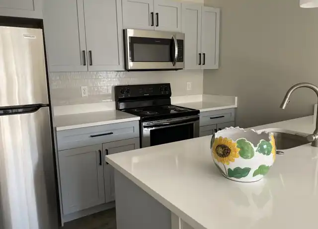 Property at 882 Massachusetts Ave Unit 2D, Arlington, MA, 02476, 1 bed, 1 bath, [object Object]