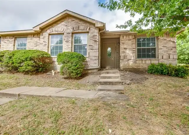 Property at 7947 Harmony Creek Rd, Dallas, TX, 75237, 4 beds, 2 baths, [object Object]