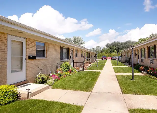 Photo of 338 W Division St, Villa Park, IL 60181