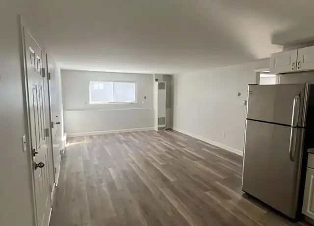 Property at 236 Green St, Manchester, NH, 03103, 2 beds, 1 bath, [object Object]