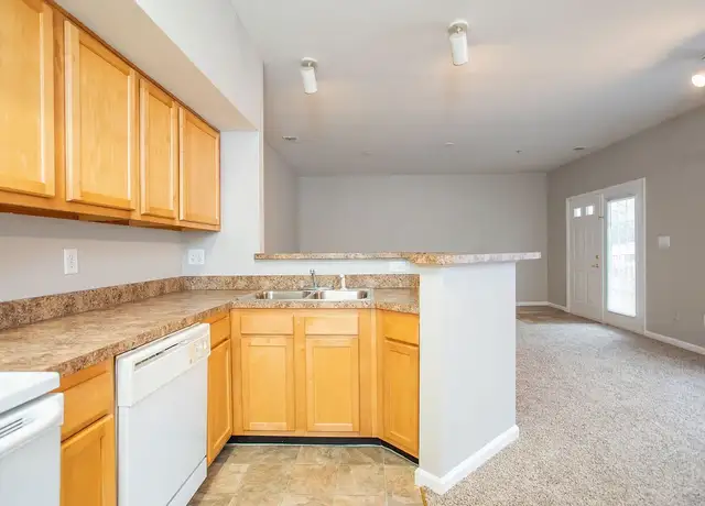 Photo of 1625 Pinecone Ln E, Greenwood, IN