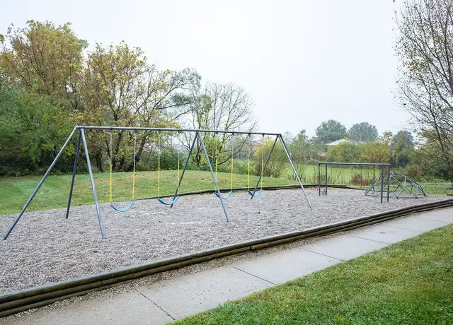 Photo of 1625 Pinecone Ln E, Greenwood, IN