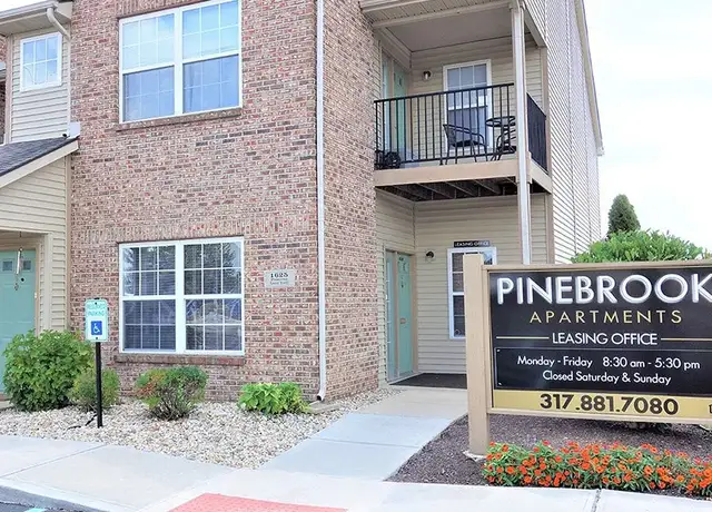 Photo of 1625 Pinecone Ln E, Greenwood, IN