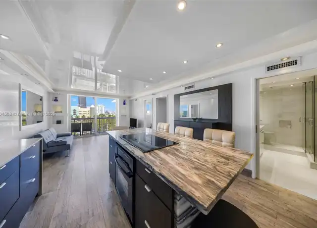 Property at 401 Ocean Dr #801, Miami Beach, FL, 33139, 1 bed, 1 bath, [object Object]