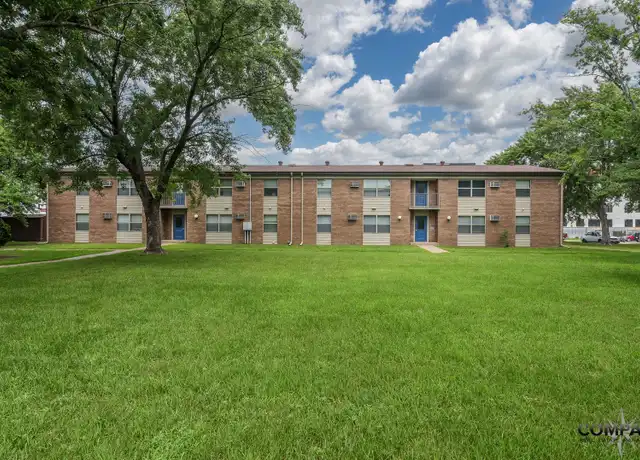 Property at 946 W Macarthur Ave Unit 52, Eau Claire, WI, 54701, 2 beds, 1 bath, [object Object]