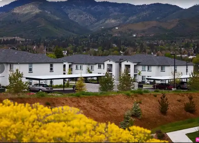 Property at 400 N Foothill Dr, Yreka, CA, 96097, 3 beds, 2 baths, [object Object]
