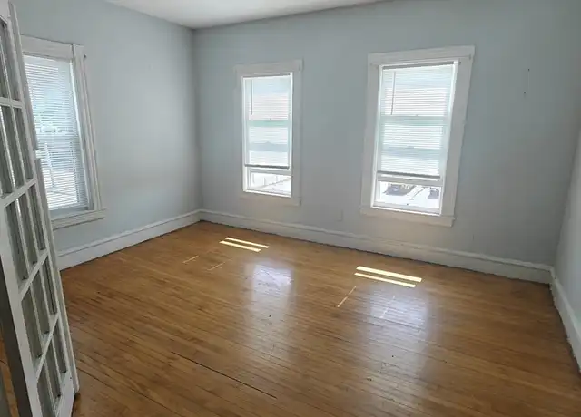 Property at 425 Chelmsford St Unit 2, Lowell, MA, 01851, 2 beds, 1 bath, [object Object]