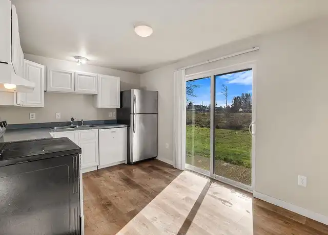 Property at Montclair Apartments - 401 N Ash St, Centralia, WA, 98531, 2 beds, 1 bath, [object Object]