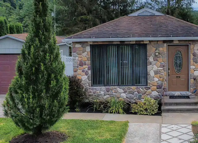 Property at 149 Hillside Ave, Harveys Lake, PA, 18618, 2 beds, 1 bath, [object Object]