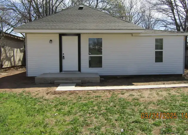 Property at 210 SW Summit Ave, Lawton, OK, 73501, 3 beds, 2 baths, [object Object]
