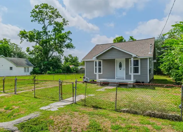 Property at 3108 Memel St, Houston, TX, 77026, 2 beds, 1 bath, [object Object]