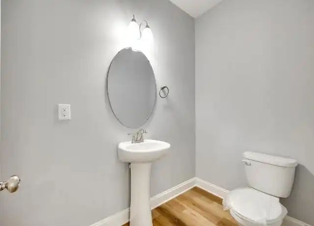 Property at 500 Dawn Cir, Charlotte, NC, 28213, 2 beds, 3 baths, [object Object]