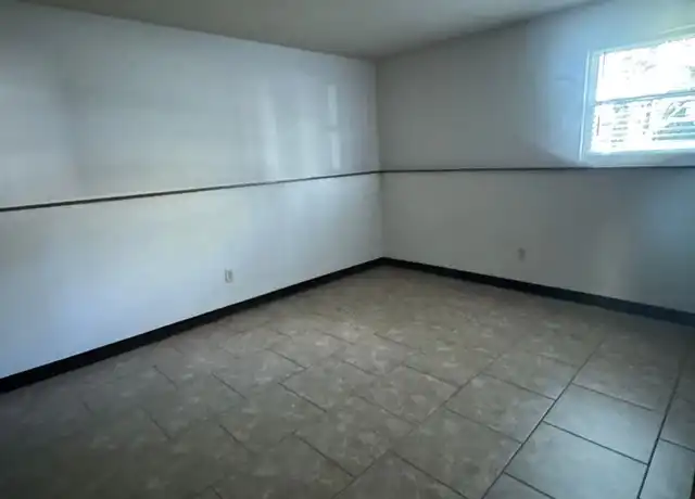 Property at 4475 W Bellview Dr Unit B, Columbia, MO, 65203, 2 beds, 1 bath, [object Object]