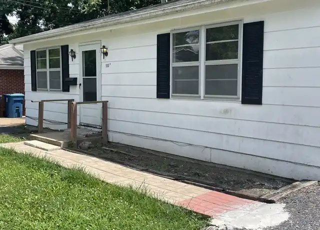 Property at 100 Highland Pl, Collinsville, IL, 62234, 2 beds, 1 bath, [object Object]