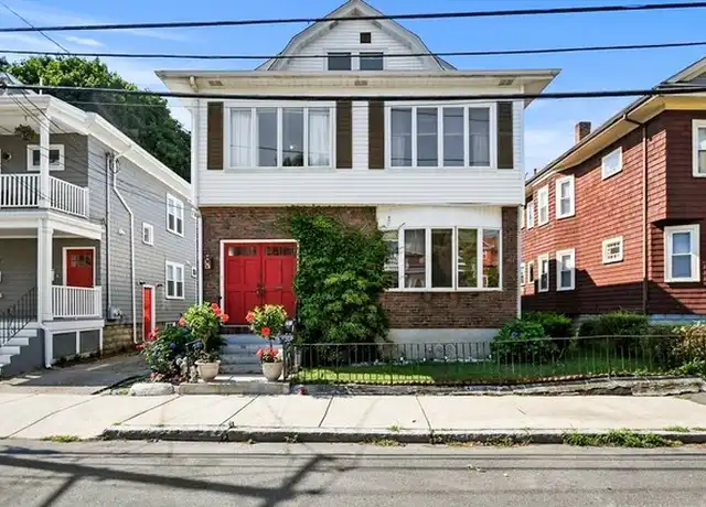Property at 31 Emerald St, Medford, MA, 02155, 3 beds, 1 bath, [object Object]