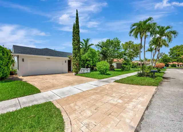 Property at 11605 SW 100th Ter, Miami, FL, 33176, 4 beds, 2 baths, [object Object]