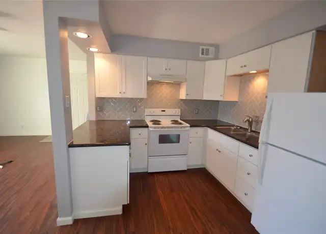 Property at 5008 W Wind Trl Unit 102, Austin, TX, 78745, 2 beds, 1.5 baths, [object Object]
