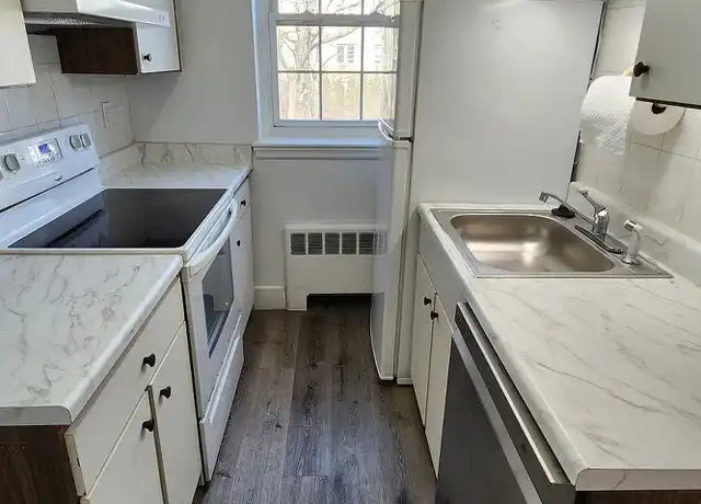 Property at 29 Englewood Ave, Brookline, MA, 02445, 2 beds, 1 bath, [object Object]