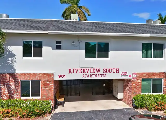 Photo of 901 NE 18th Ct, Fort Lauderdale, FL 33305