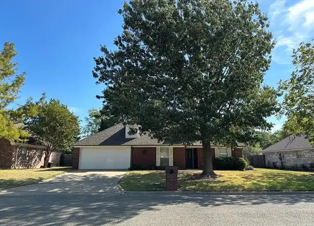 Property at 2140 N Village Dr, Bonham, TX, 75418, 3 beds, 2 baths, [object Object]