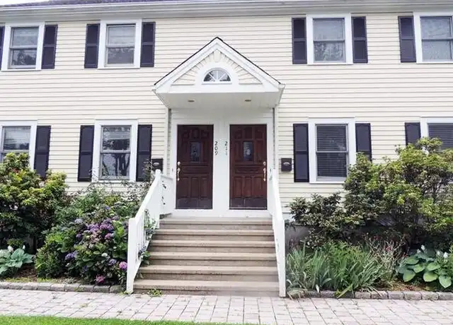 Property at 211 Hunyadi Ave, Fairfield, CT, 06824, 3 beds, 1.5 baths, [object Object]
