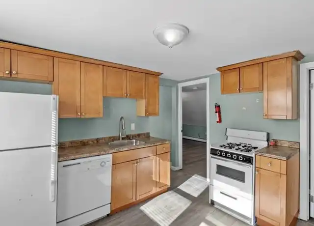 Property at 177 Julian St Unit 3, Providence, RI, 02909, 2 beds, 1 bath, [object Object]