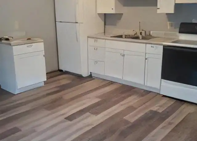 Property at 815 Woodland Ave Unit 1, Oshkosh, WI, 54901, 4 beds, 1 bath, [object Object]