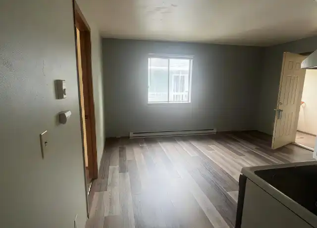Property at 815 Woodland Ave Unit 1, Oshkosh, WI, 54901, 4 beds, 1 bath, [object Object]