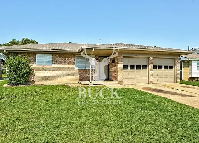 Property at 705 N Dillon Ave, Moore, OK, 73160, 3 beds, 1 bath, [object Object]