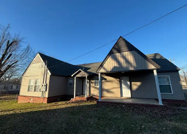 Property at 1013 N El Paso Ave, Russellville, AR, 72801, 2 beds, 1 bath, [object Object]