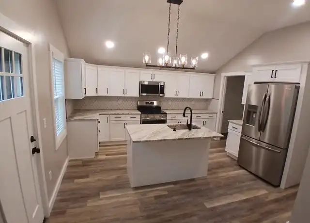 Property at 23 Woodstock Rd, Pomfret Center, CT, 06259, 2 beds, 1 bath, [object Object]