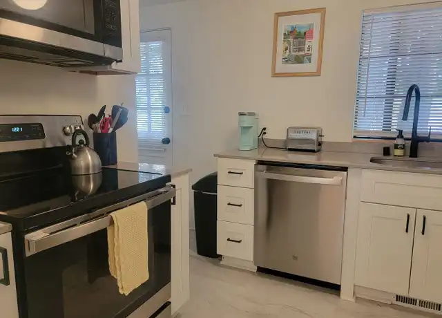 Property at Robinwood - 217 W 9th Ave, Spokane, WA, 99204, 1-2 bed, 1-1.5 bath, [object Object]