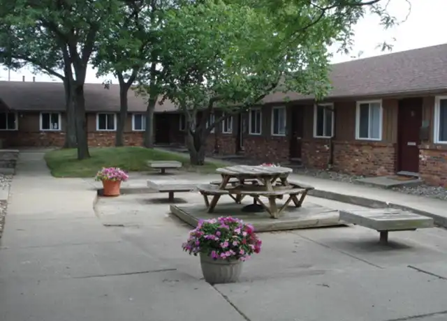 Property at 1955 S Reynolds Rd Unit 10, Toledo, OH, 43614, 1 bed, 1 bath, [object Object]