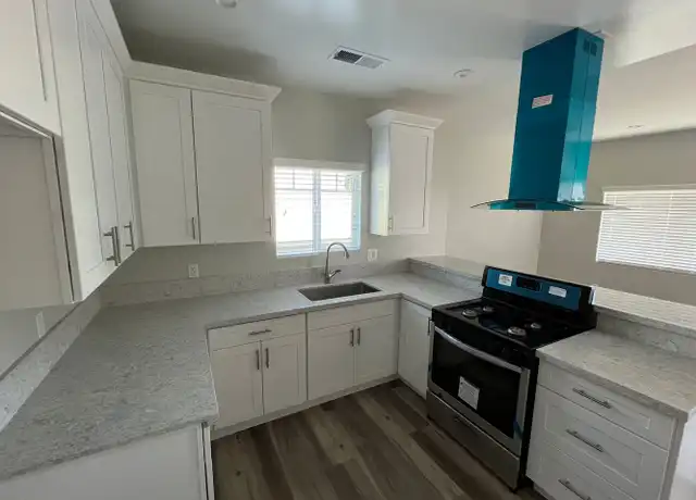 Property at 1721 S New Hampshire Ave Unit 1721, Los Angeles, CA, 90006, 2 beds, 1 bath, [object Object]