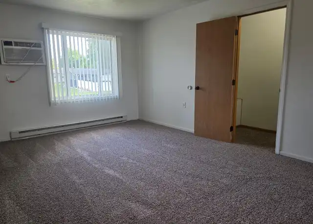 Property at 2025 2nd Ave SW, Minot, ND, 58701, 2 beds, 1 bath, [object Object]