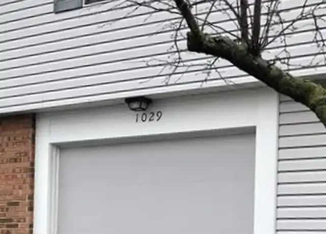 Property at 1029 Tobey Ct Unit 224, Schaumburg, IL, 60194, 2 beds, 1 bath, [object Object]