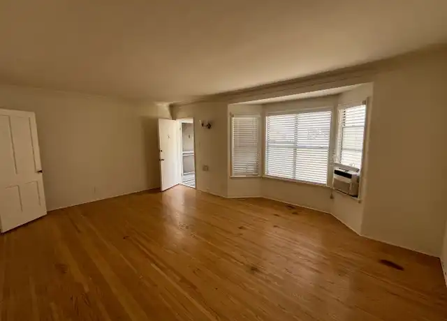 Property at 822 1/2 N Edinburgh Ave Unit 822 1/2 N Edinburgh, Los Angeles, CA, 90046, 1 bed, 1 bath, [object Object]
