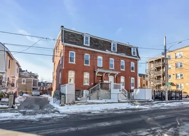Property at 40 Summer St Unit 2, Lawrence, MA, 01840, 3 beds, 1 bath, [object Object]