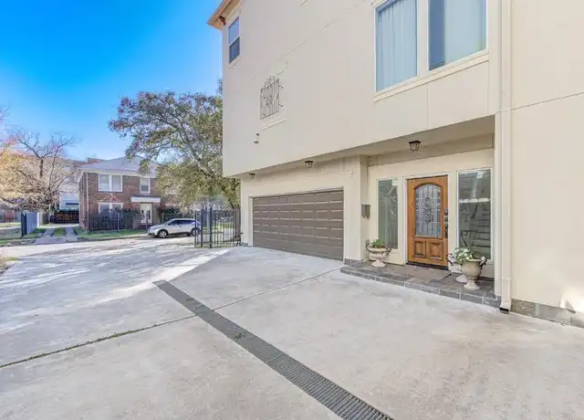 Property at 1326 W Bell St, Houston, TX, 77019, 3 beds, 3.5 baths, [object Object]