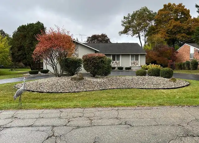 Property at 2770 Colonial Way, Bloomfield Hills, MI, 48304, 3 beds, 2.5 baths, [object Object]