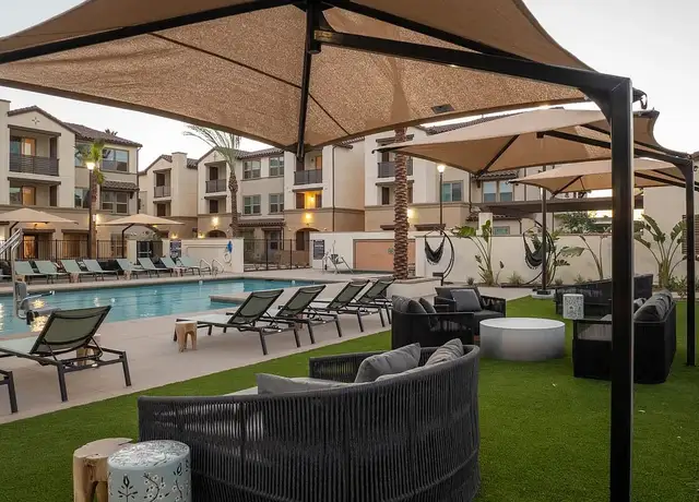 Photo of 550 E Foothill Blvd, Rialto, CA 92376