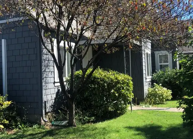 Property at 1032 Woodrow Ln Unit 1032, Medford, OR, 97504, 3 beds, 1.5 baths, [object Object]