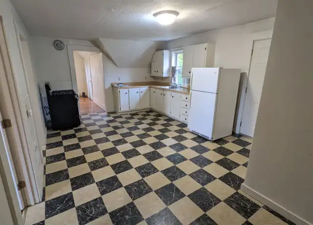 Property at 14 Parker Ave Unit (6), Westfield, MA, 01085, 2 beds, 1 bath, [object Object]