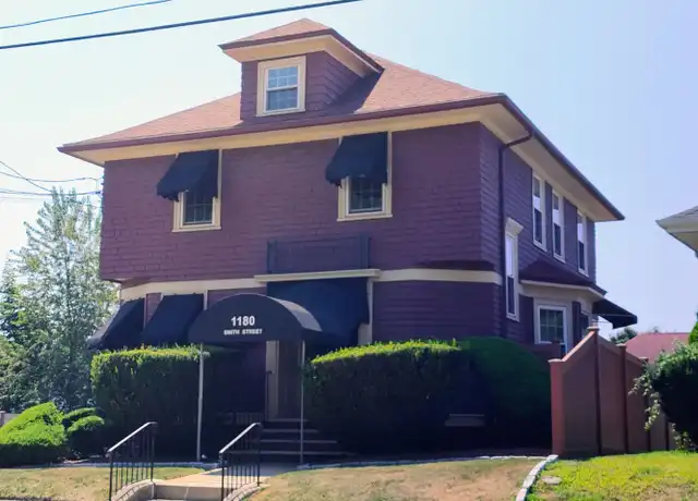 Property at 1180 Smith St Unit 2, Providence, RI, 02908, 2 beds, 1 bath, [object Object]